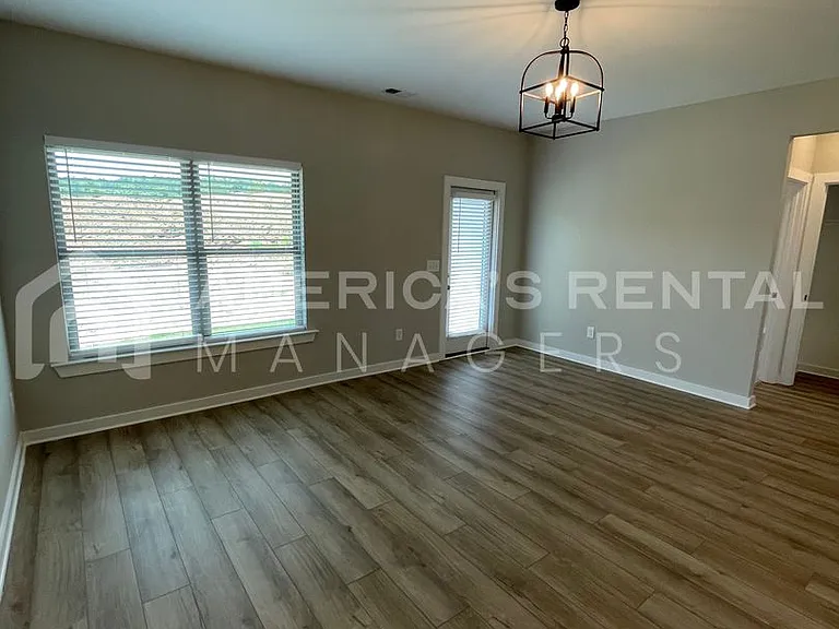 10316 Middleton Rd — Photo 7