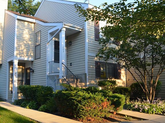 2nd image of 983 Westchester Cir
