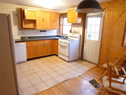 Rented by Oxford Property Group | media 12