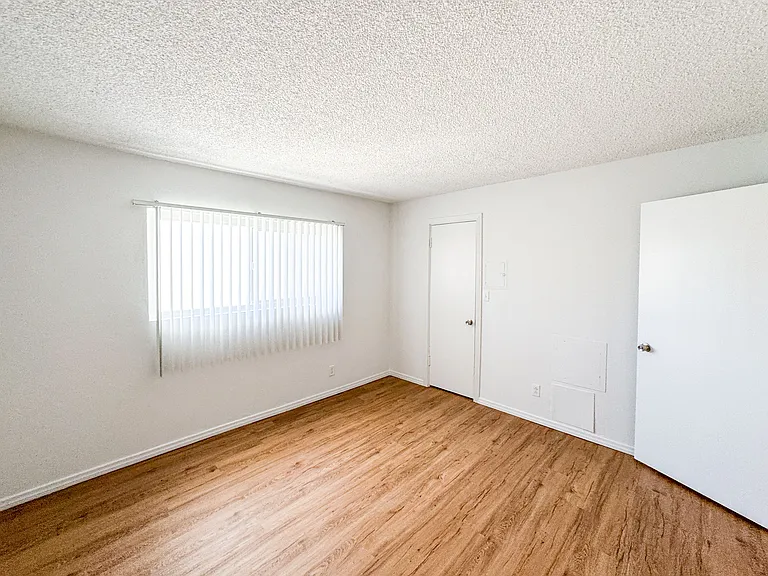 5229 Cartwright Ave — Photo 5