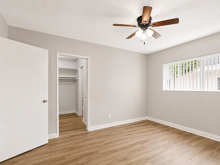 830 Elm Ave — Photo 13