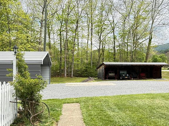 3rd image of 6318 Jackson River Rd