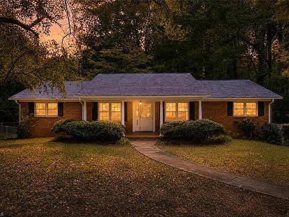 2nd image of 4819 Gladwyn Dr