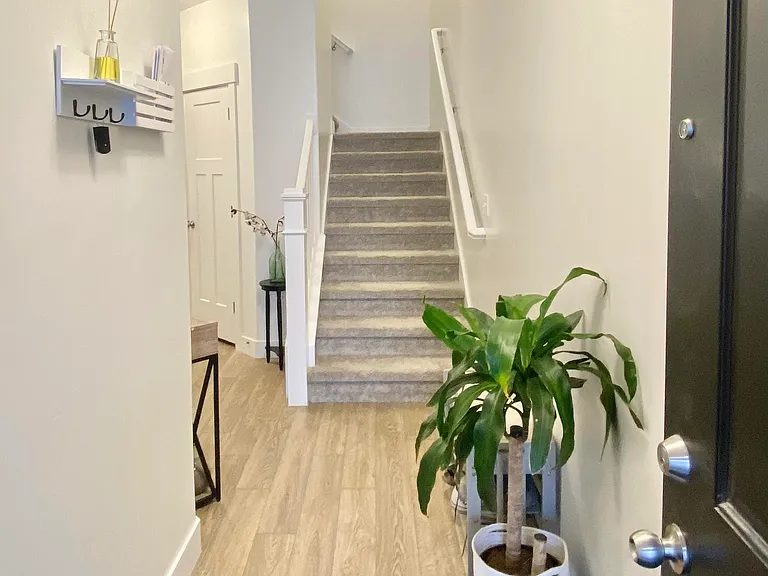 1781 W Newcastle Ln — Photo 14