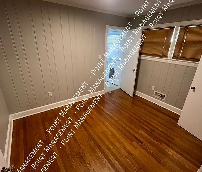 2417 Brambleton Ave SW — Photo 8