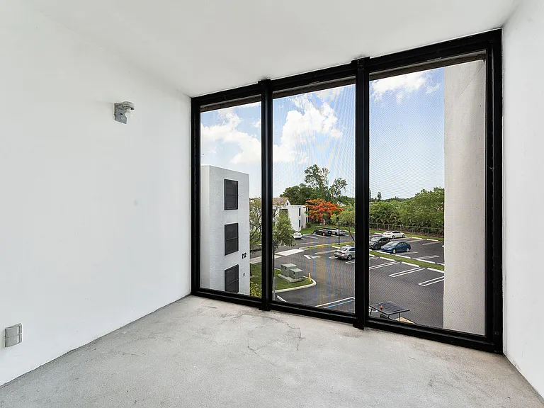 212 Lake Pointe Dr #302 — Photo 16