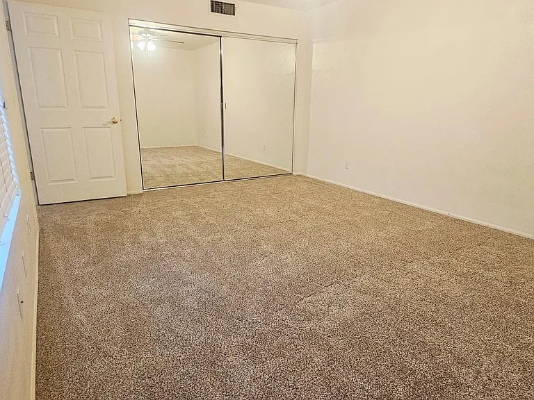 333 E Lilac Dr — Photo 11