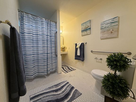 5th image of 4121 Ohio St APT 5