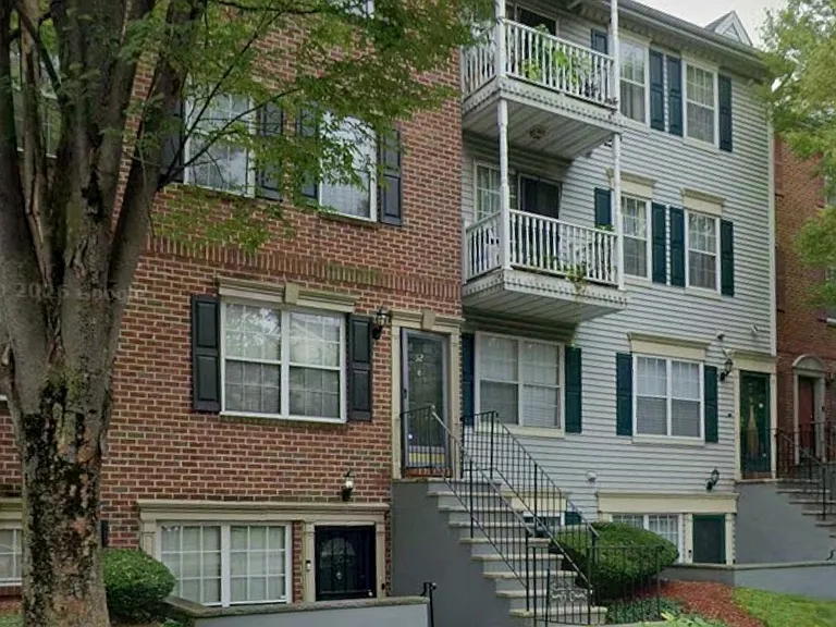40 S Orange Ave — Photo 2