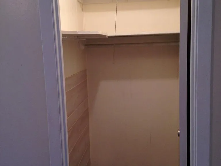 walk-in closet