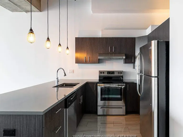 1445 Ouellette Ave — Photo 7