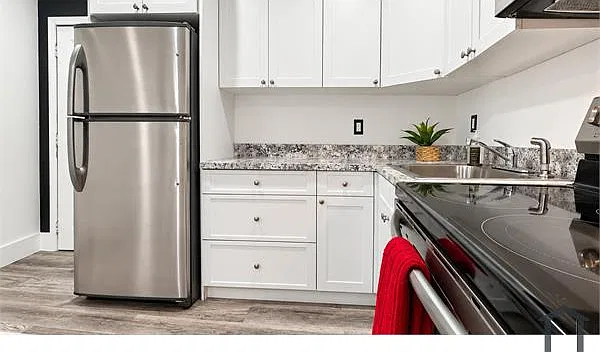3 bed, $2,300 — Photo 3