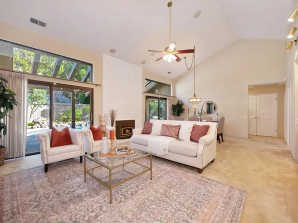 11416 Treasure Hill Ct, Gold River, CA 95670