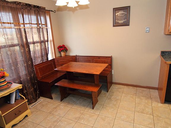 5th image of 116 W Holly Cir