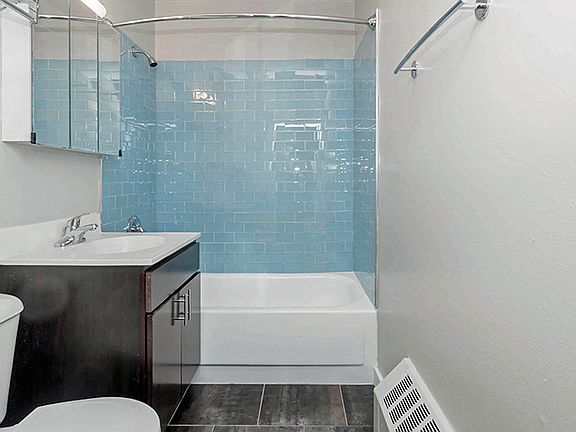 4th image of 2200 N Clark St #208