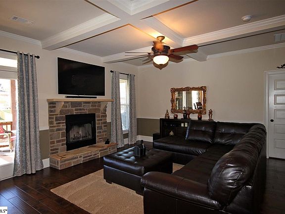 4th image of 216 Tuscany Falls Dr