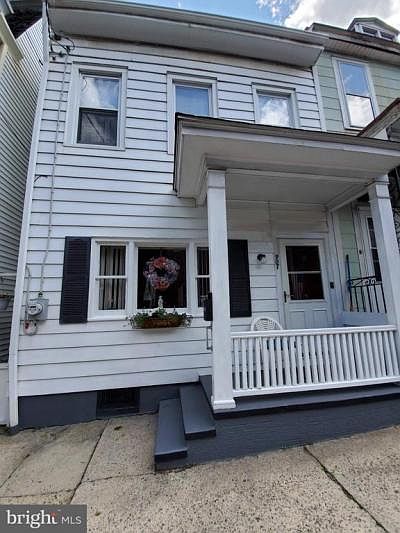1st image of 907 W Market St