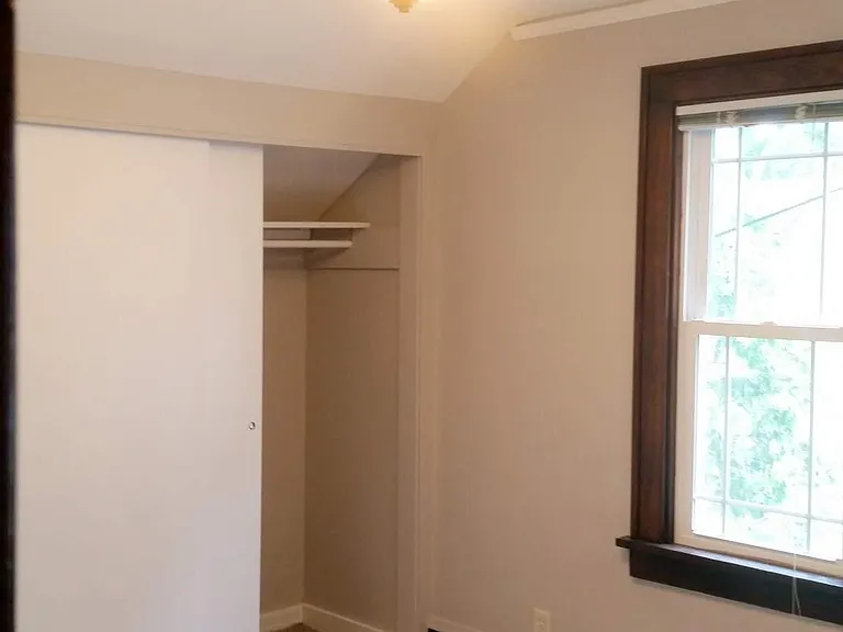936 Drake St — Photo 18