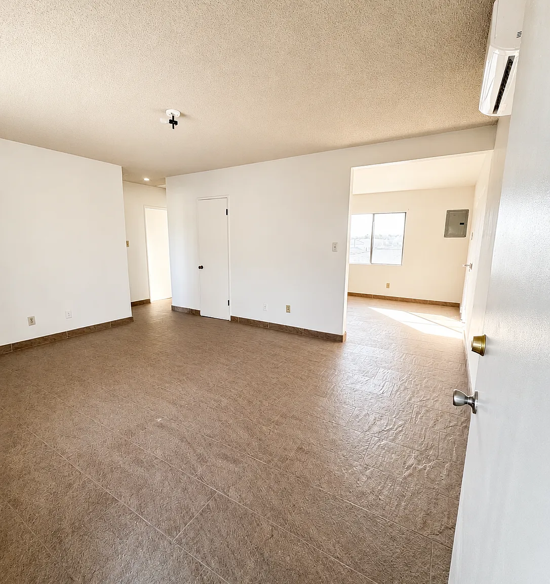 2 bed, $2,500 — Photo 2