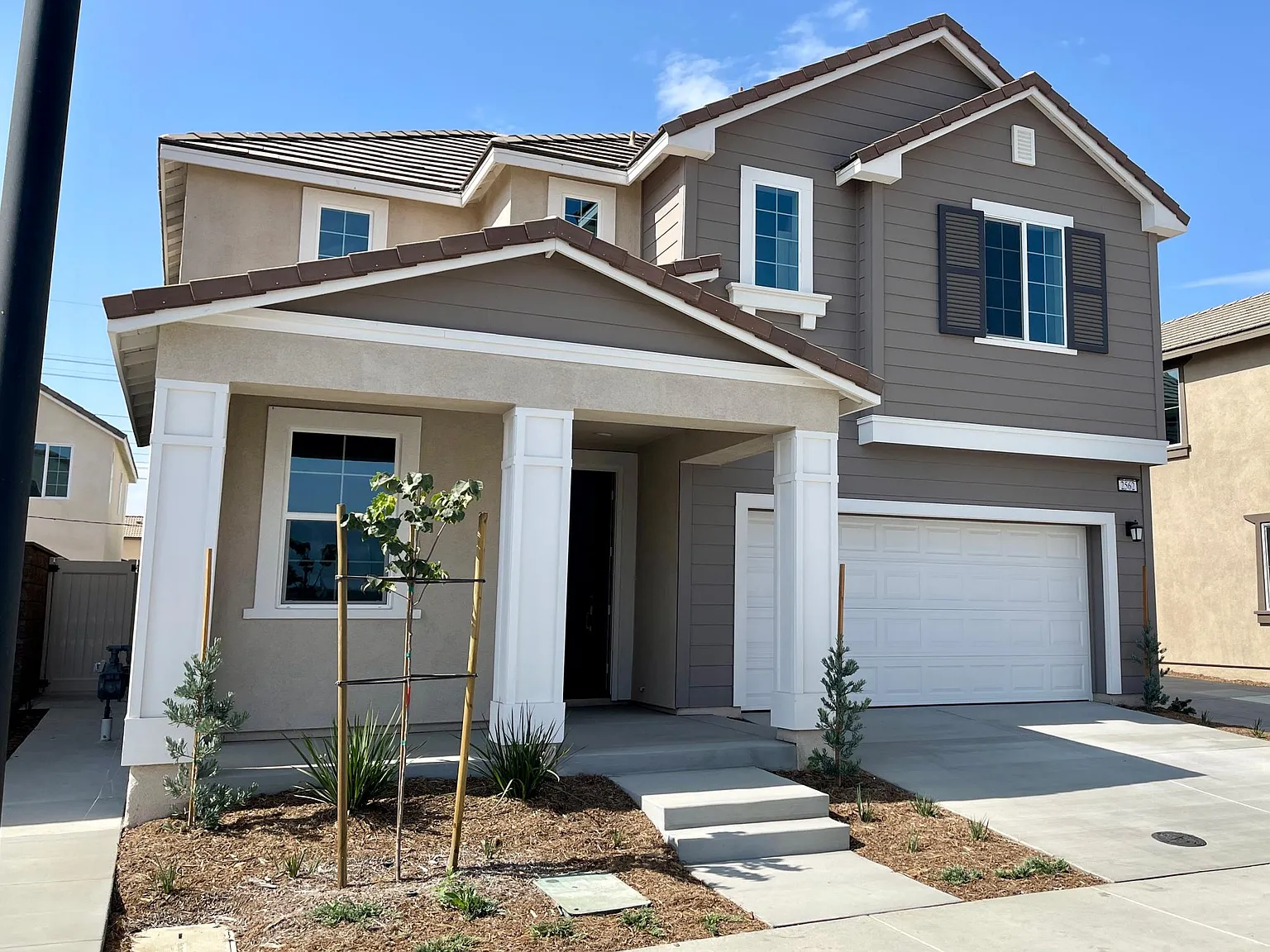 4 bed, 2315 sqft, $3,950 — Photo 1