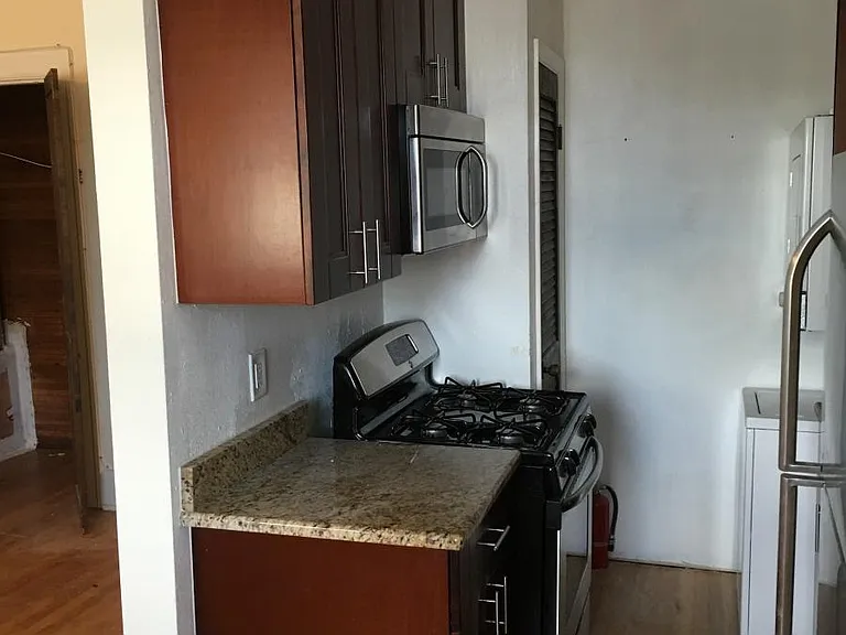 809 W Platt St #7 — Photo 4