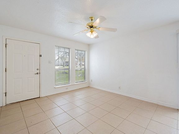 3rd image of 203 Tamara Dr APT A