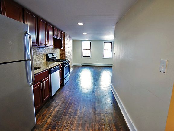 2nd image of 928 Lafayette Ave #Dd