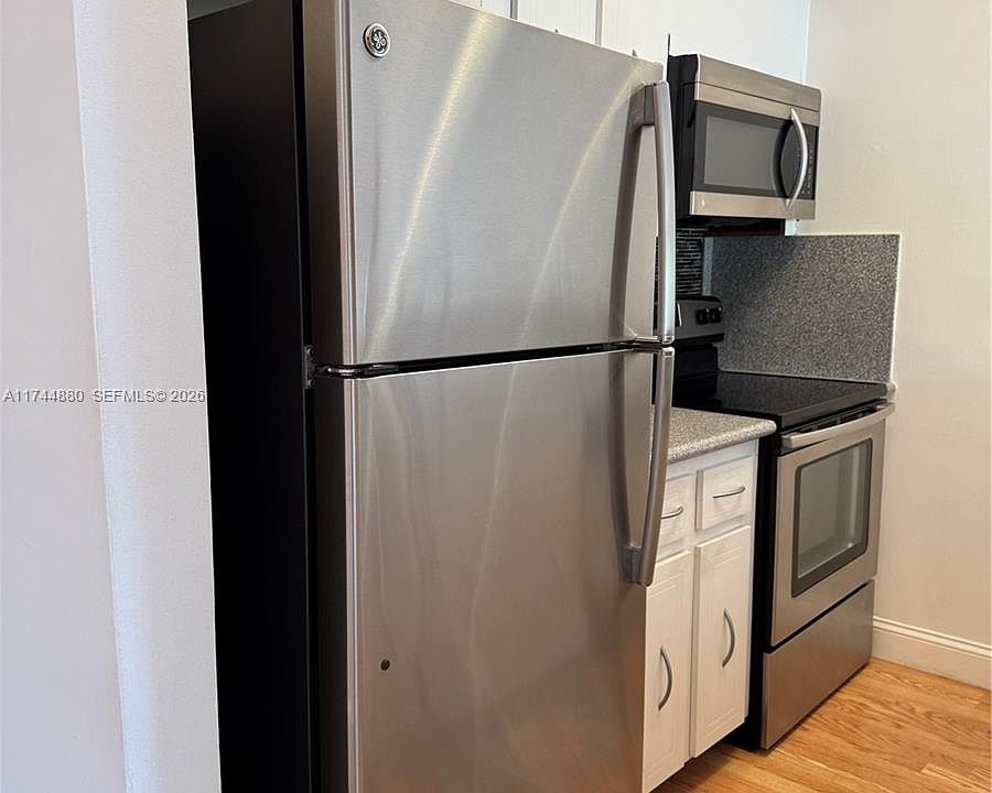 1st image of 1225 NE 124th St APT 33A