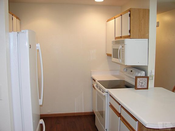 3rd image of 1807 E Parkview Ln
