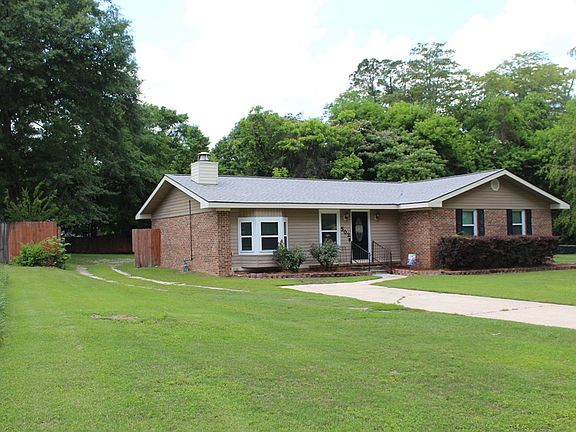 2nd image of 502 Pinecrest Dr