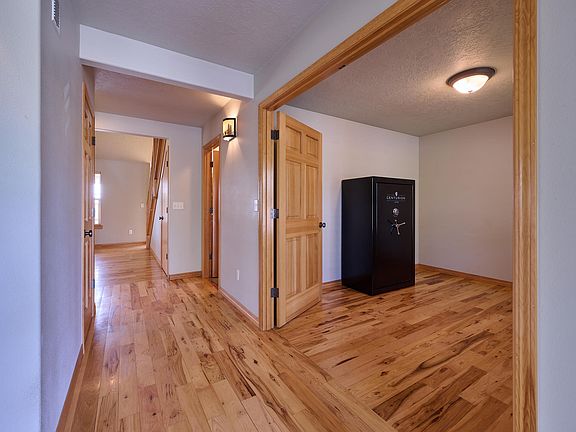 4th image of 10906 SE View Top Ln