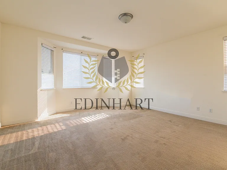 3952 Serena Ave — Photo 10
