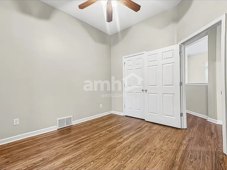 9289 Oakengate Cv — Photo 16