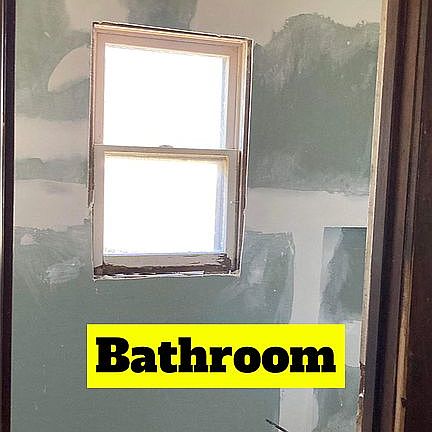 4th image of 1040 W Williamson Ave