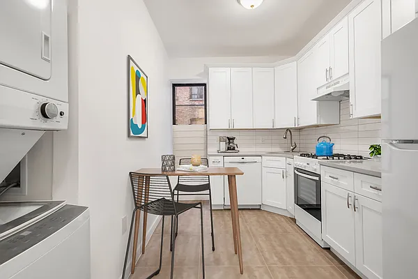 Sold by Bohemia Realty Group | media 4