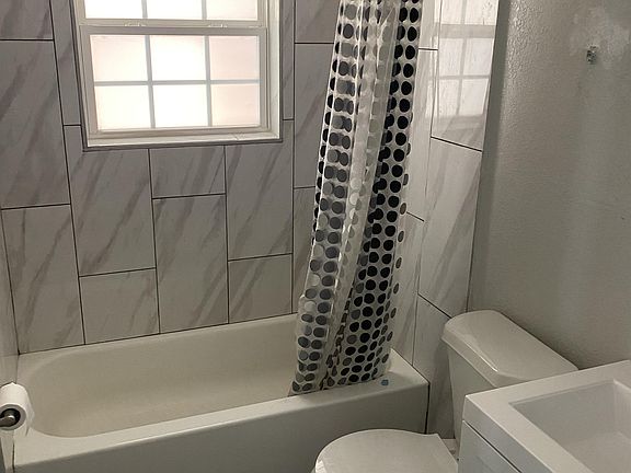 4th image of 908 Harris Ave #1