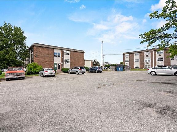 2nd image of 50 Carnation St APT 6