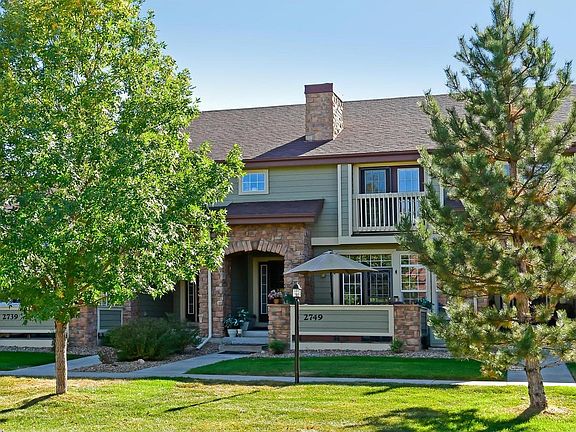 Gorgeous trees in the common area provide a beautiful landscape of the home