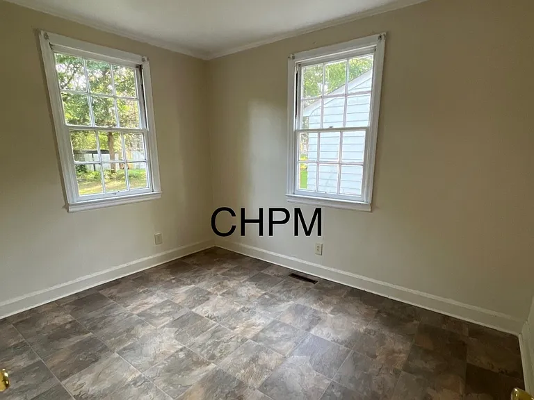 414 W Baptist St — Photo 4