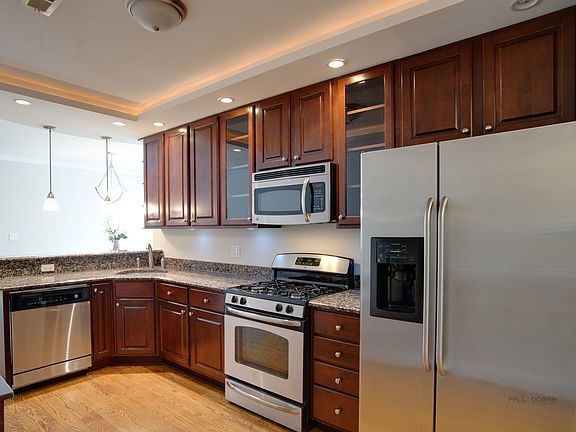 5th image of 2220 W Granville Ave #2