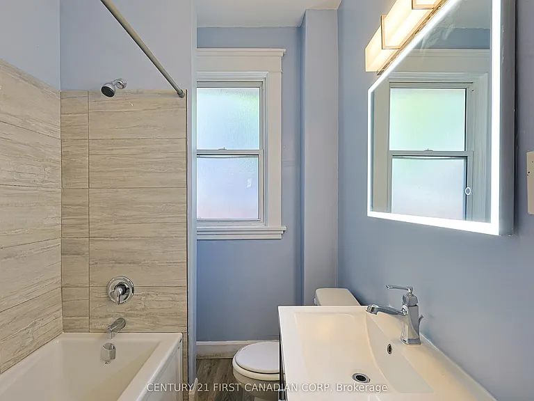 444 Dorinda St #MAIN FLOOR — Photo 15