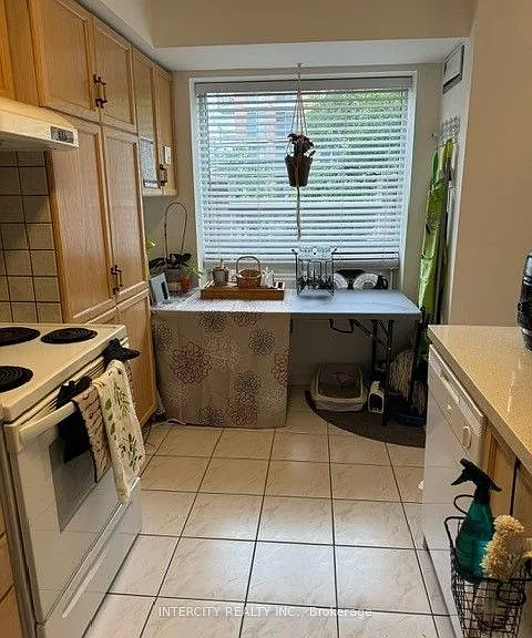 800 Sheppard Ave W #209 — Photo 16