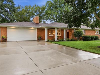 2445 Buena Vista DRIVE, Brookfield, WI, 53045
