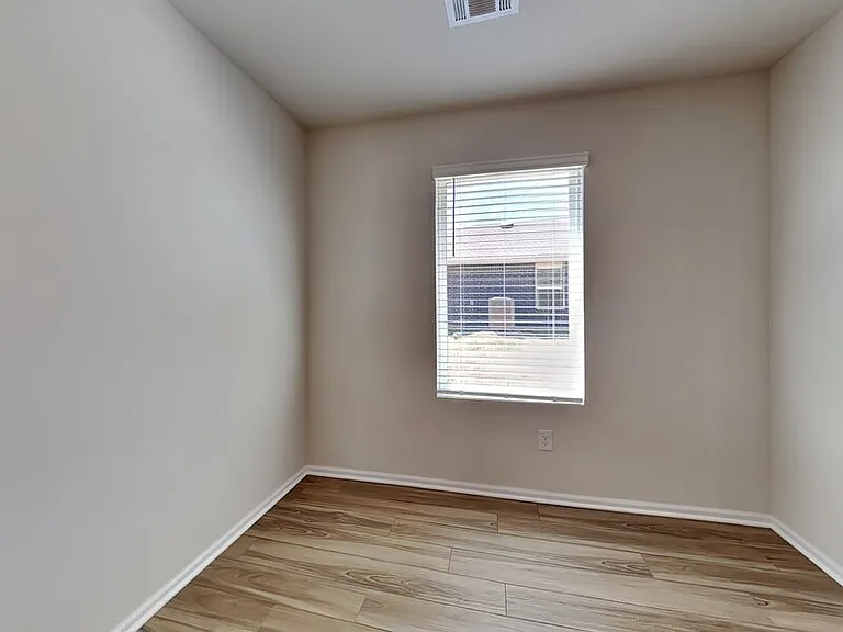 529 Saint Charles Pl — Photo 5