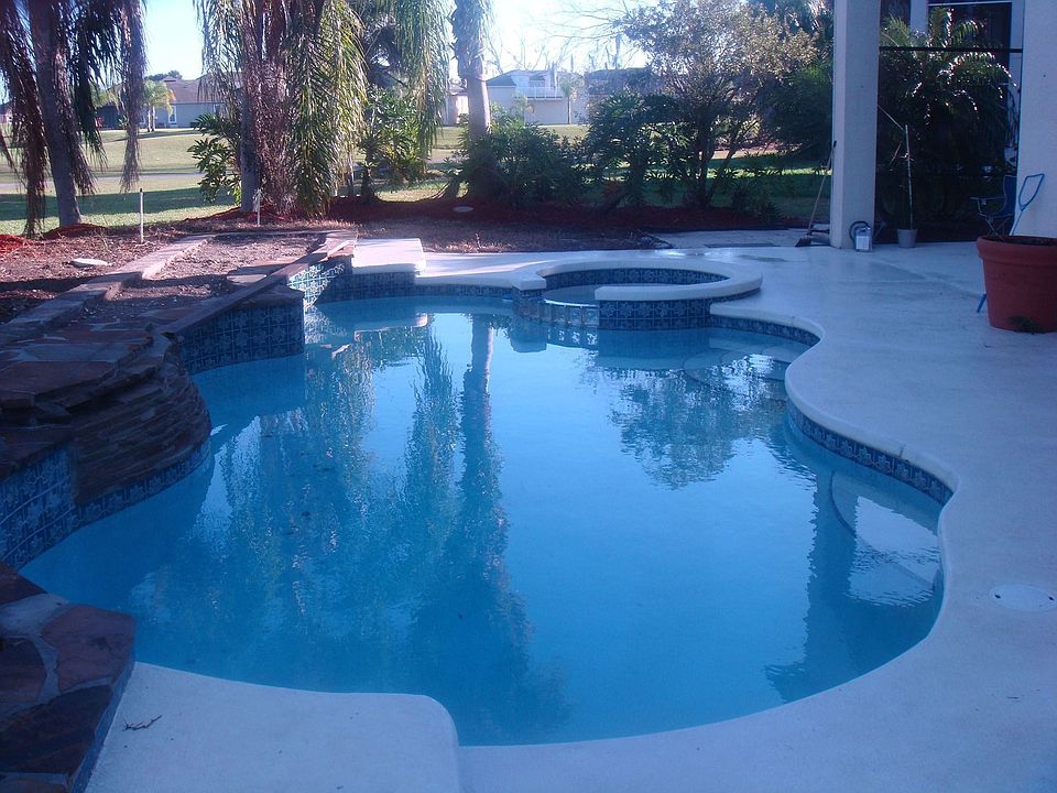 Left view of pool
