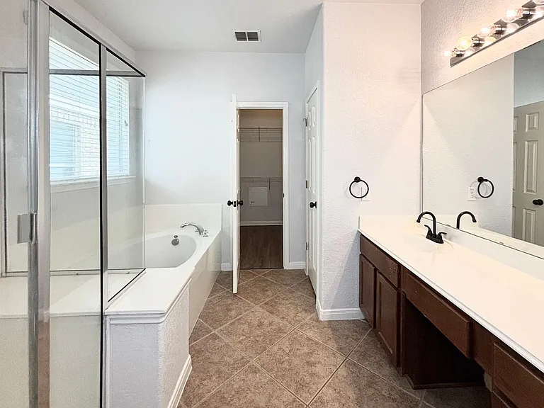 20527 Cliff Park — Photo 13