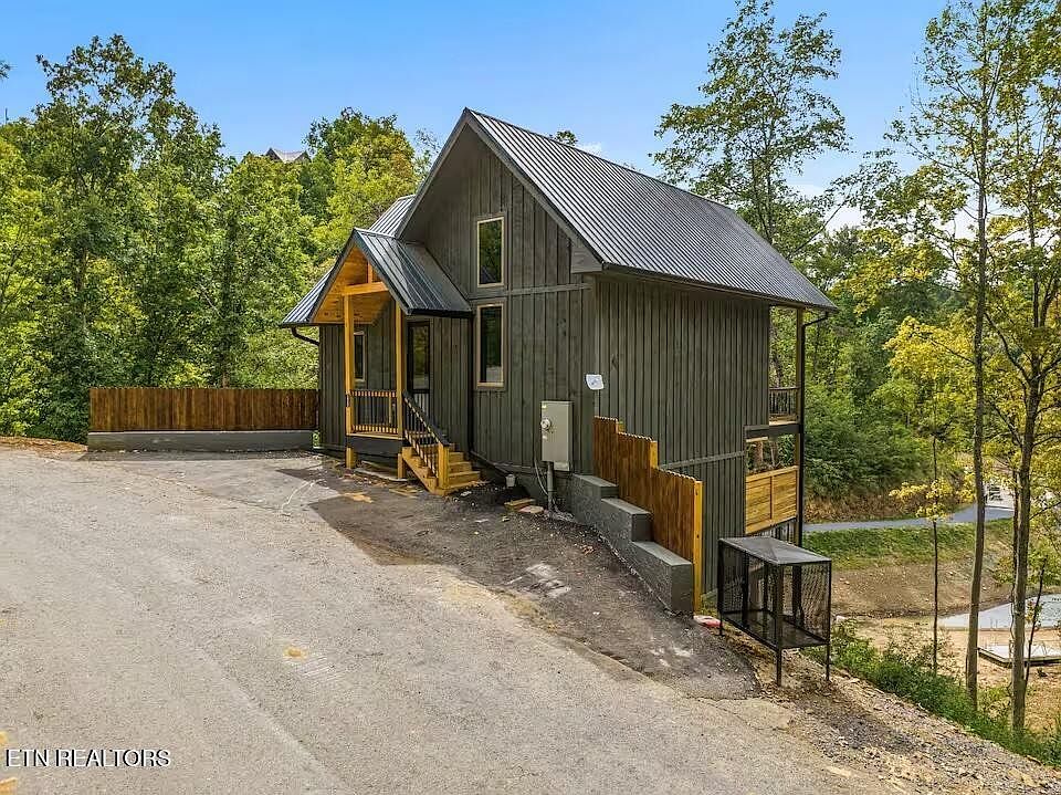 1st image of 220 Jolene Way