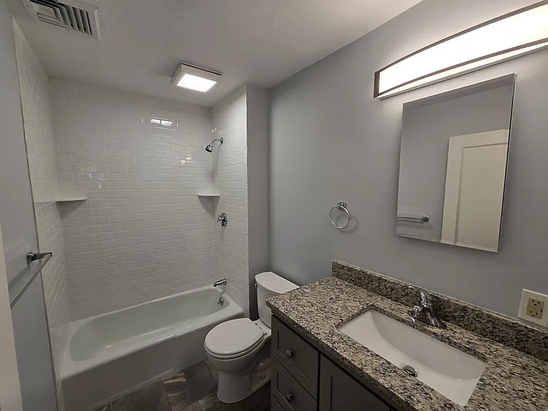 288 Pleasant St #7 — Photo 17