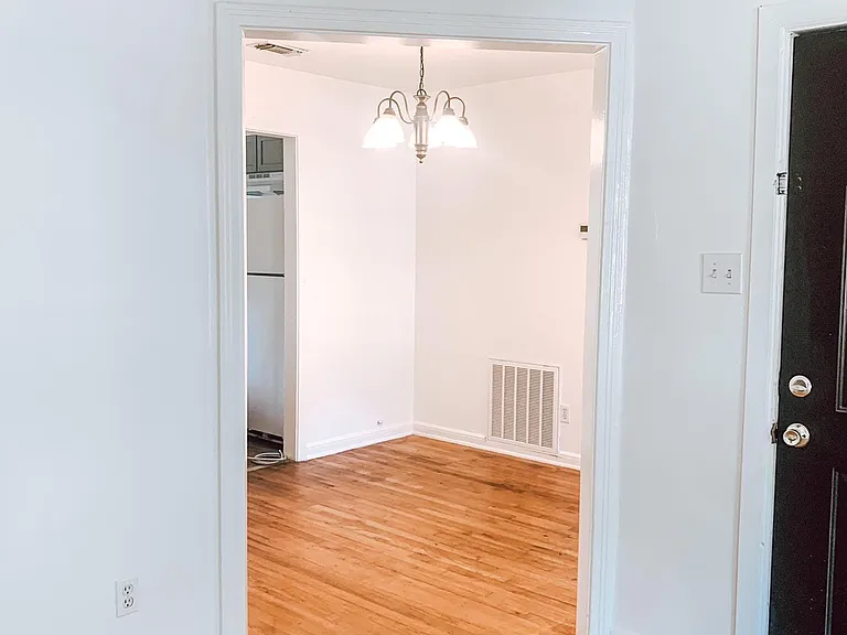 5513 Thomas Ln — Photo 4