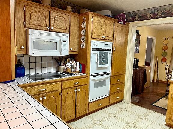 2nd image of 203 Private Road 8266